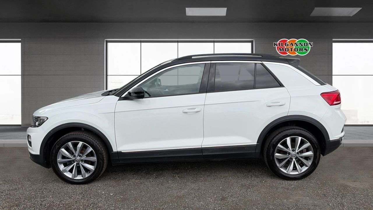 A 2019 VOLKSWAGEN T-ROC 1.0 TSI GPF Design SUV 5dr Petrol Manual Euro 6 (s/s) (115 ps) Sat-Nav - Pa A 2019 VOLKSWAGEN T-ROC 1.0 TSI GPF Design SUV 5dr Petrol Manual Euro 6 (s/s) (115 ps) Sat-Nav - Pa