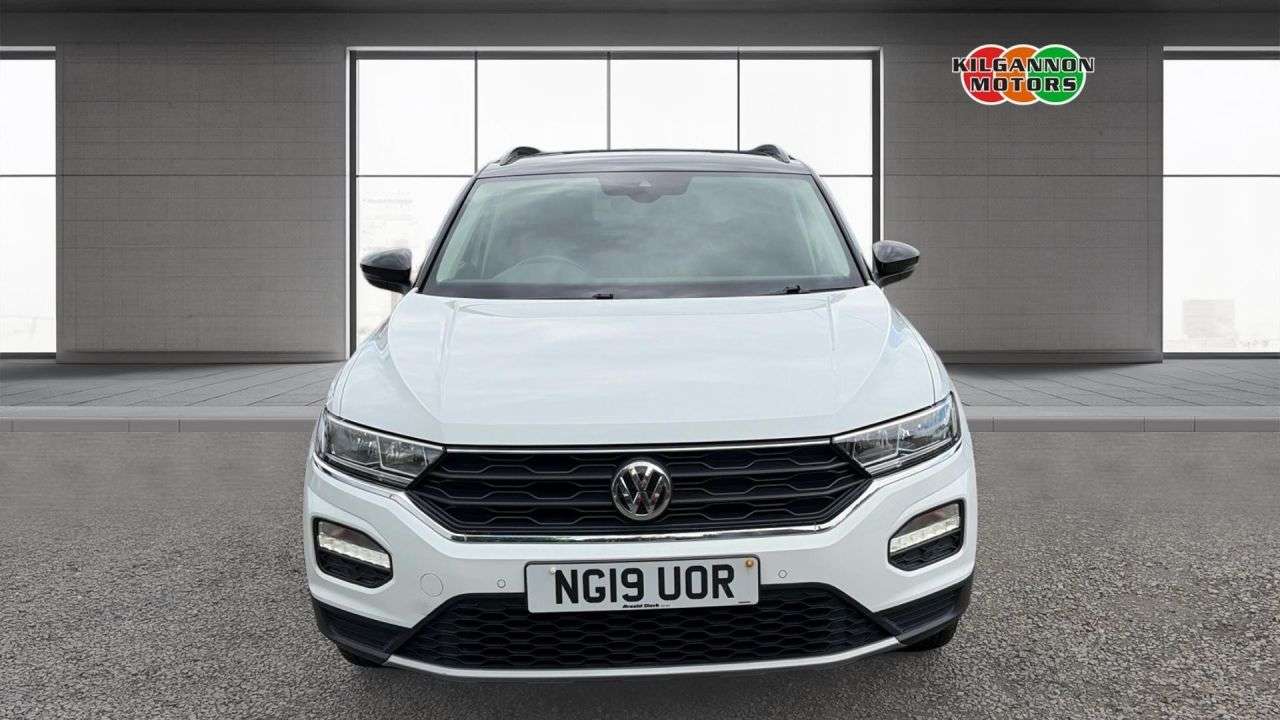 A 2019 VOLKSWAGEN T-ROC 1.0 TSI GPF Design SUV 5dr Petrol Manual Euro 6 (s/s) (115 ps) Sat-Nav - Pa A 2019 VOLKSWAGEN T-ROC 1.0 TSI GPF Design SUV 5dr Petrol Manual Euro 6 (s/s) (115 ps) Sat-Nav - Pa