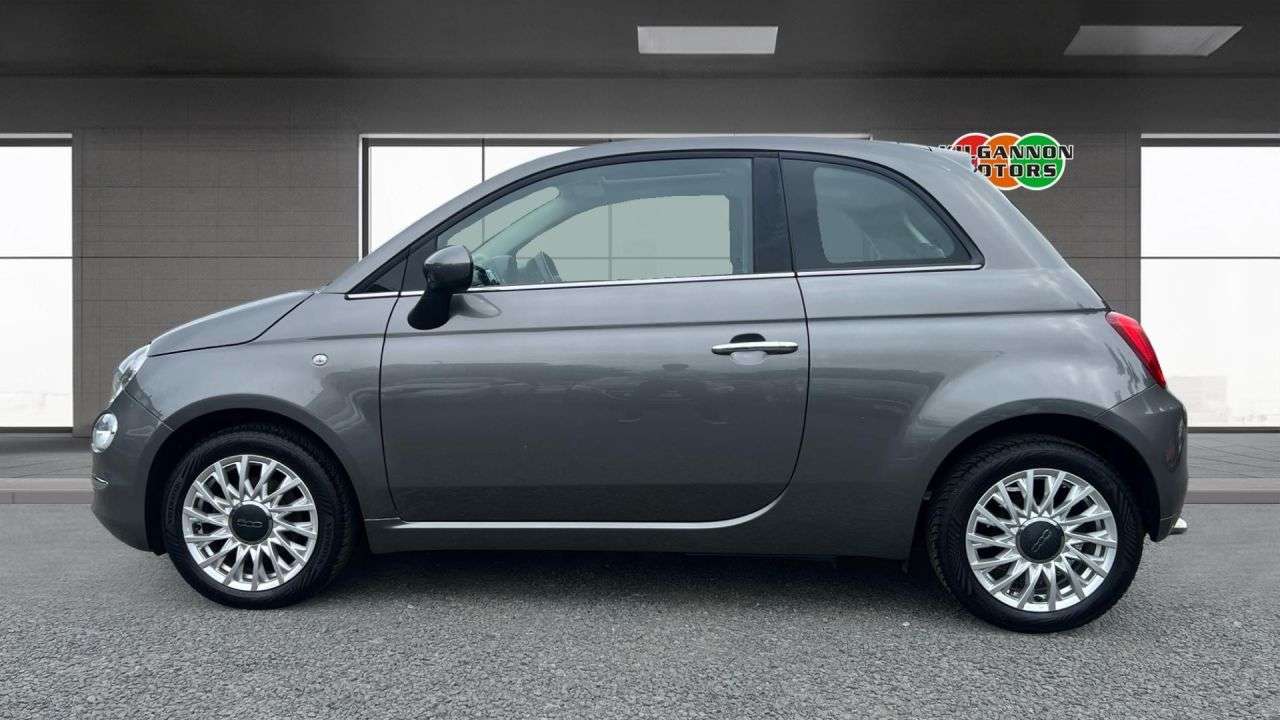 A 2018 FIAT 500 1.2 Lounge Hatchback 3dr Petrol Manual Euro 6 (s/s) (69 bhp) Panoramic Roof A 2018 FIAT 500 1.2 Lounge Hatchback 3dr Petrol Manual Euro 6 (s/s) (69 bhp) Panoramic Roof