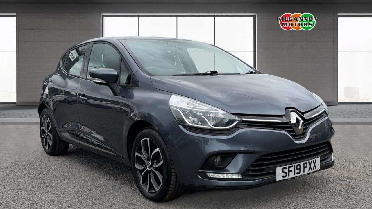 A 2019 RENAULT CLIO 1.5 dCi Play Hatchback 5dr Diesel Manual Euro 6 (s/s) (90 ps) Cruise Contro A 2019 RENAULT CLIO 1.5 dCi Play Hatchback 5dr Diesel Manual Euro 6 (s/s) (90 ps) Cruise Contro