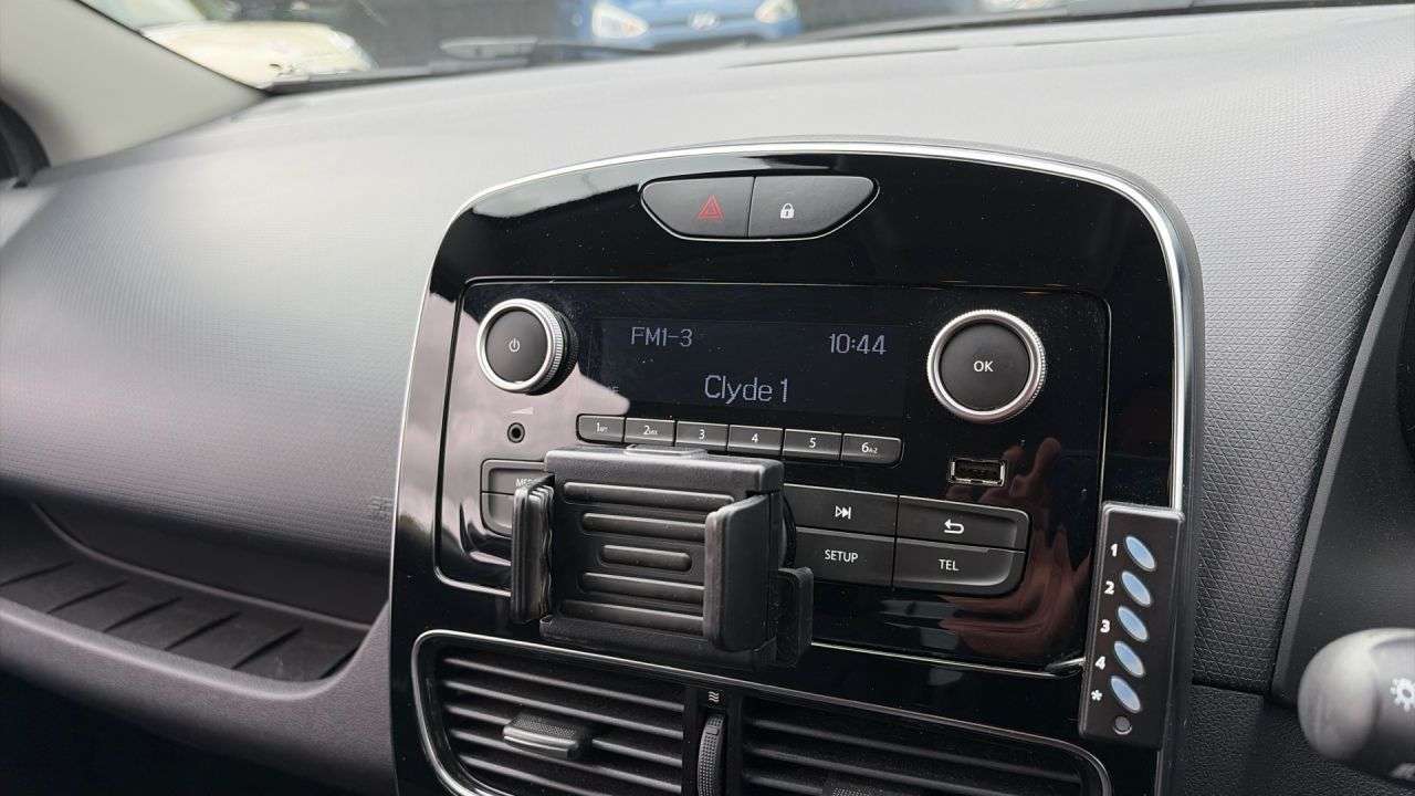 2019 RENAULT CLIO 2019 RENAULT CLIO