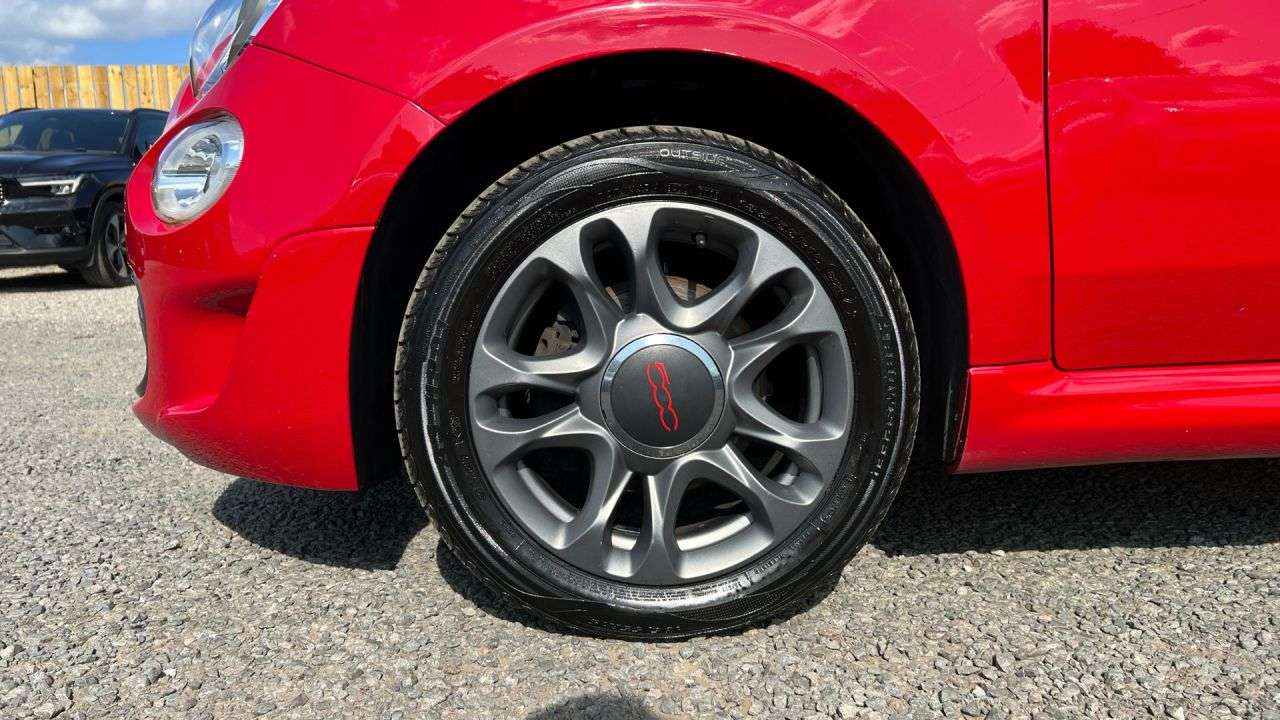 2017 FIAT 500 2017 FIAT 500