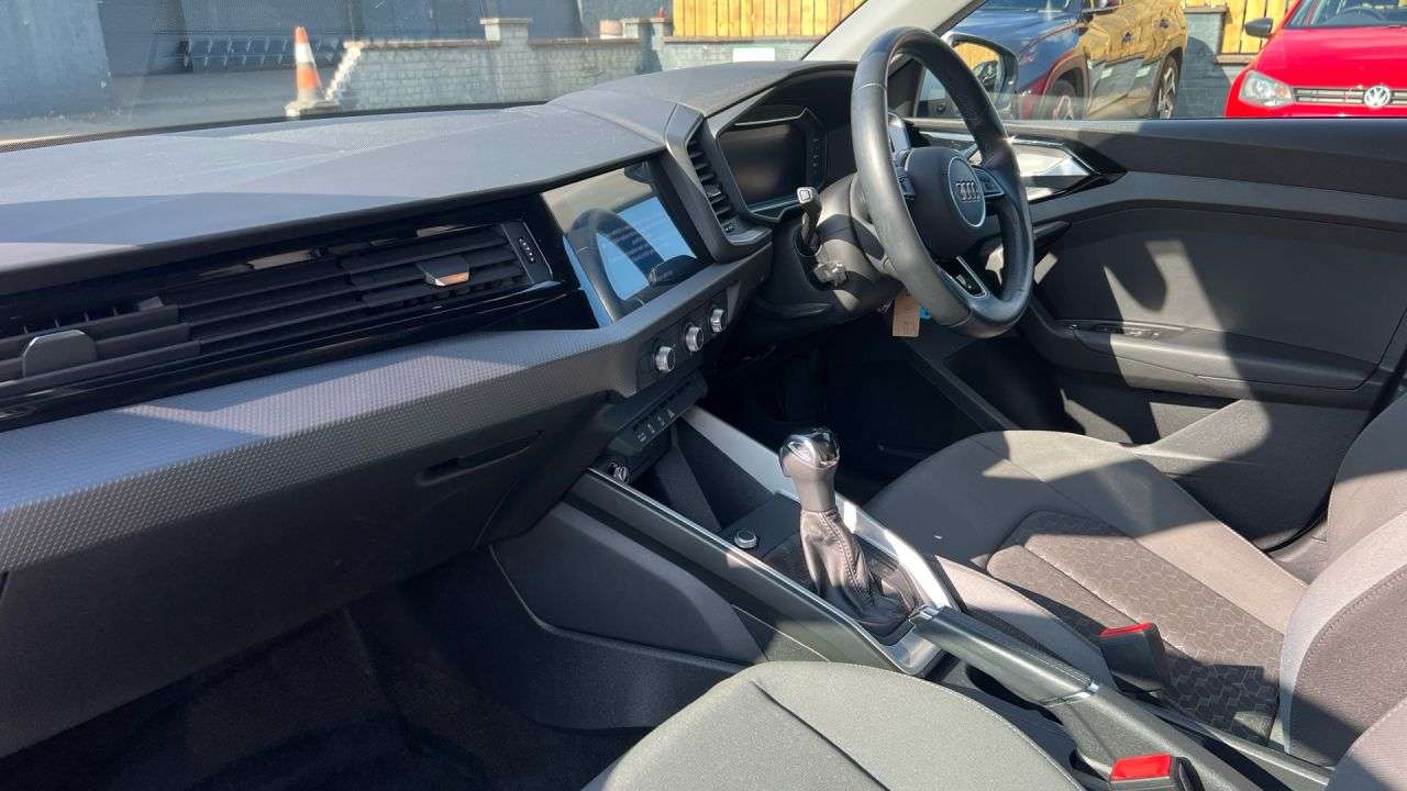 2021 AUDI A1 2021 AUDI A1