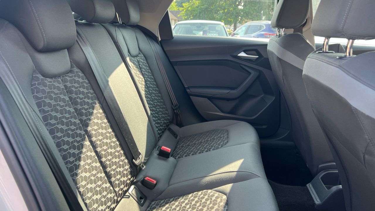 2021 AUDI A1 2021 AUDI A1