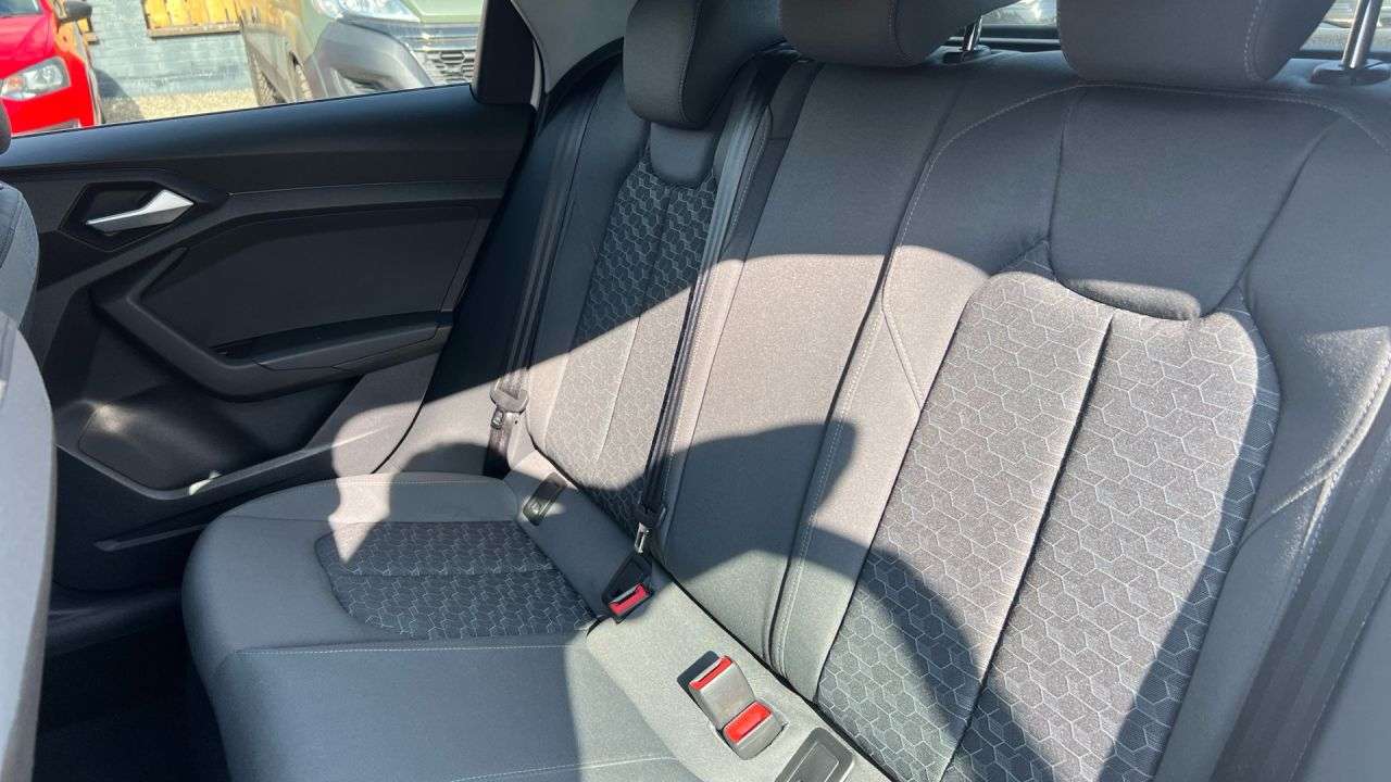2021 AUDI A1 2021 AUDI A1