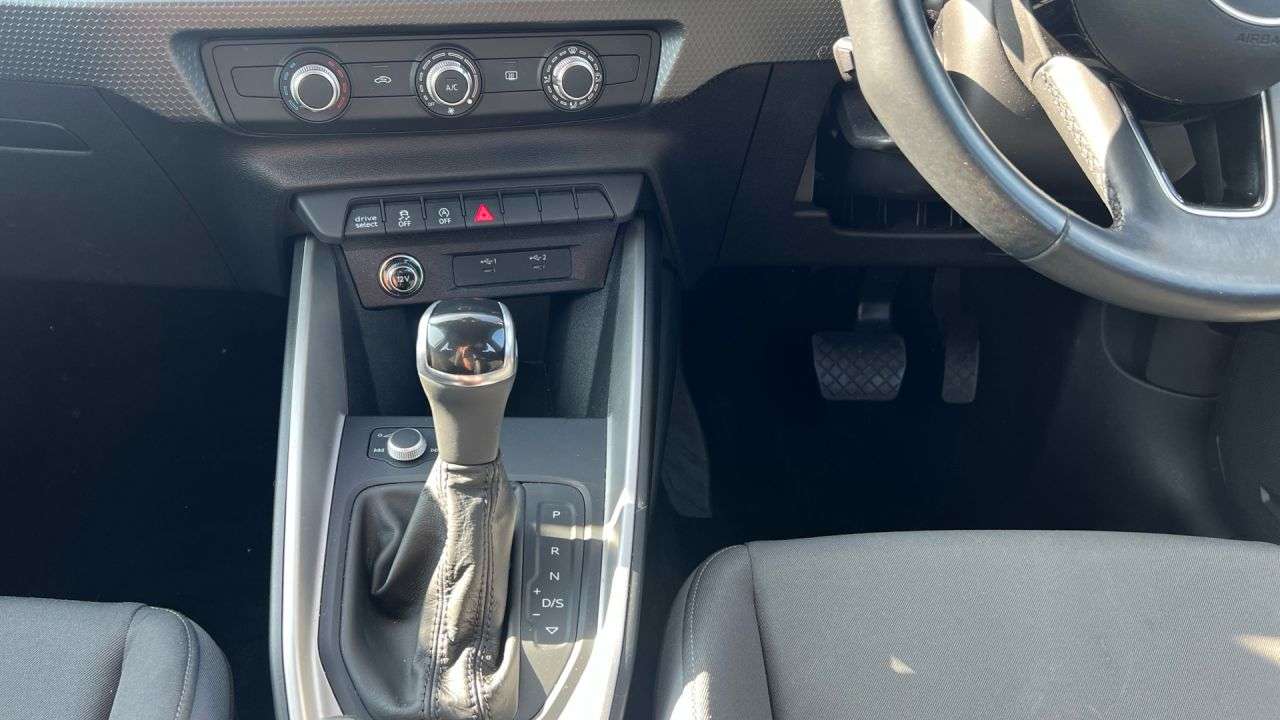 2021 AUDI A1 2021 AUDI A1
