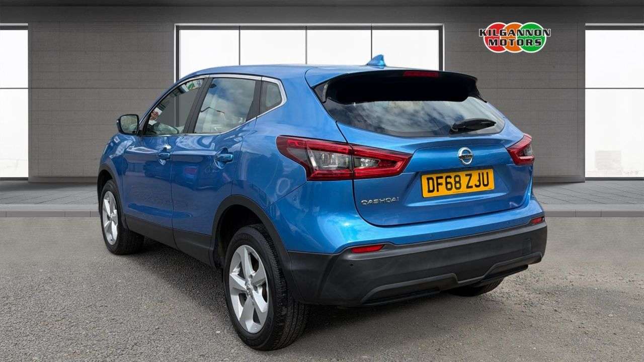 A 2019 NISSAN QASHQAI 1.5 dCi Acenta Premium SUV 5dr Diesel Manual Euro 6 (s/s) (115 ps) Reversin A 2019 NISSAN QASHQAI 1.5 dCi Acenta Premium SUV 5dr Diesel Manual Euro 6 (s/s) (115 ps) Reversin