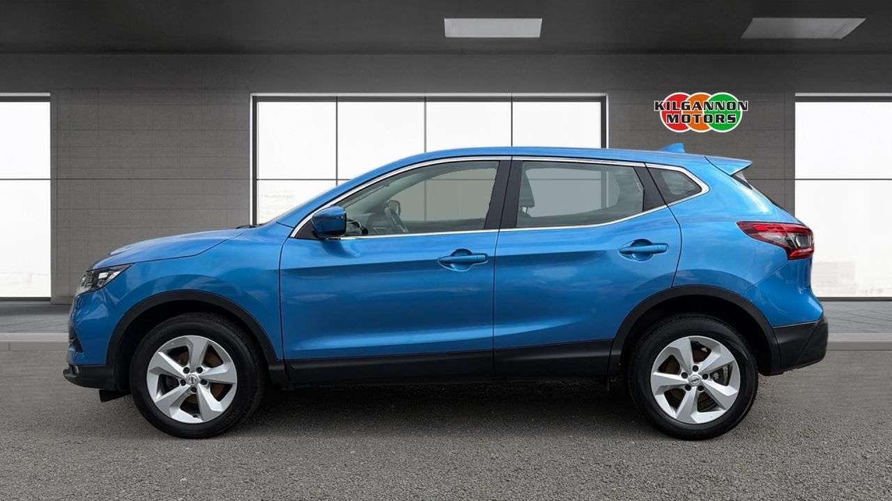 A 2019 NISSAN QASHQAI 1.5 dCi Acenta Premium SUV 5dr Diesel Manual Euro 6 (s/s) (115 ps) Reversin A 2019 NISSAN QASHQAI 1.5 dCi Acenta Premium SUV 5dr Diesel Manual Euro 6 (s/s) (115 ps) Reversin