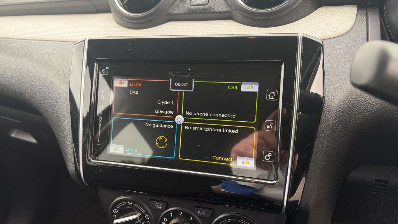 2021 SUZUKI SWIFT 2021 SUZUKI SWIFT