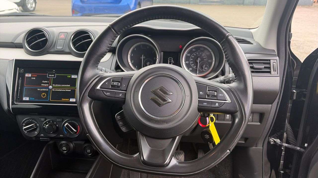 2021 SUZUKI SWIFT 2021 SUZUKI SWIFT