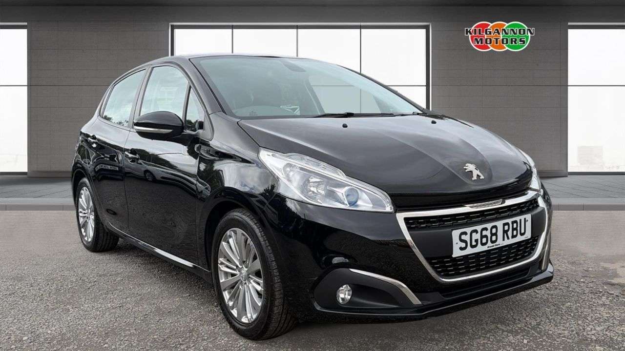 A 2018 PEUGEOT 208 1.2 PureTech Signature Hatchback 5dr Petrol Manual Euro 6 (s/s) (82 ps) All A 2018 PEUGEOT 208 1.2 PureTech Signature Hatchback 5dr Petrol Manual Euro 6 (s/s) (82 ps) All