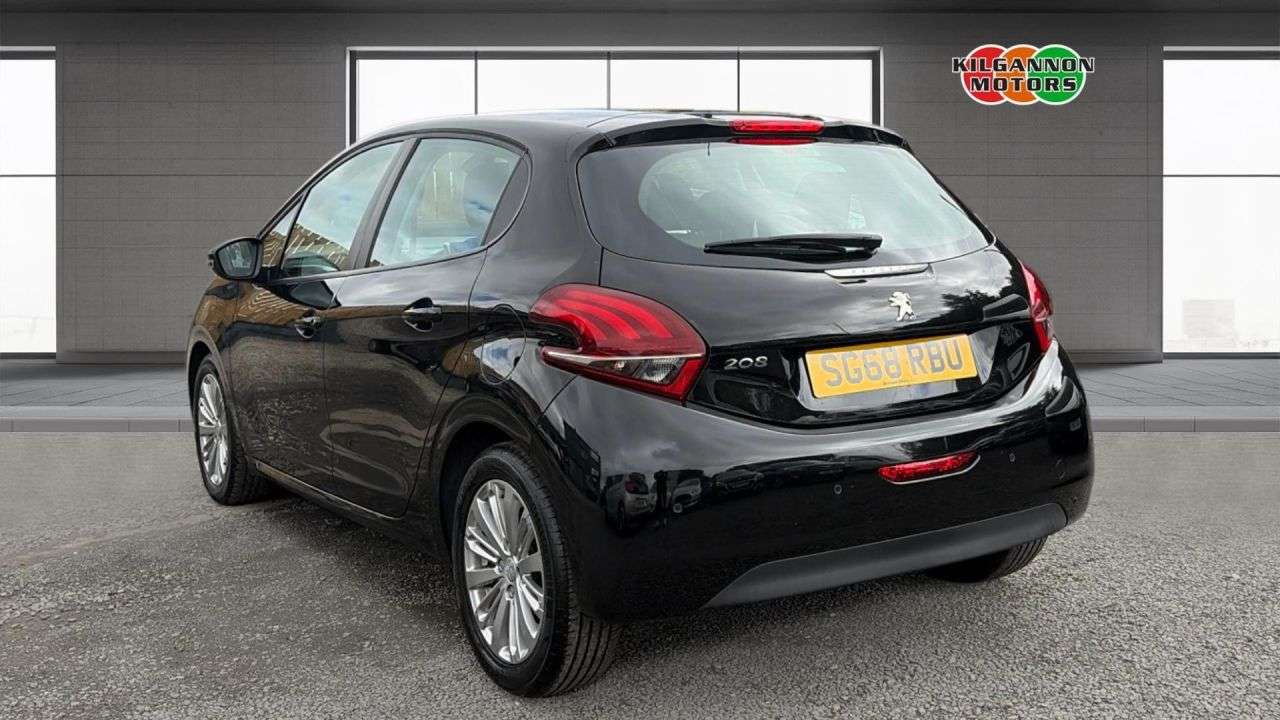 A 2018 PEUGEOT 208 1.2 PureTech Signature Hatchback 5dr Petrol Manual Euro 6 (s/s) (82 ps) All A 2018 PEUGEOT 208 1.2 PureTech Signature Hatchback 5dr Petrol Manual Euro 6 (s/s) (82 ps) All