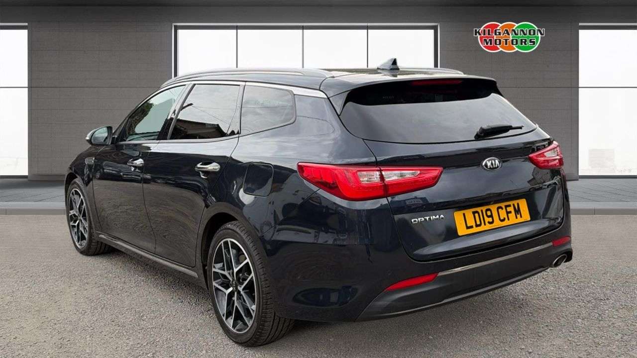 A 2019 KIA OPTIMA 1.6 CRDi 3 Sportswagon 5dr Diesel Manual Euro 6 (s/s) (134 bhp) Reversing c A 2019 KIA OPTIMA 1.6 CRDi 3 Sportswagon 5dr Diesel Manual Euro 6 (s/s) (134 bhp) Reversing c