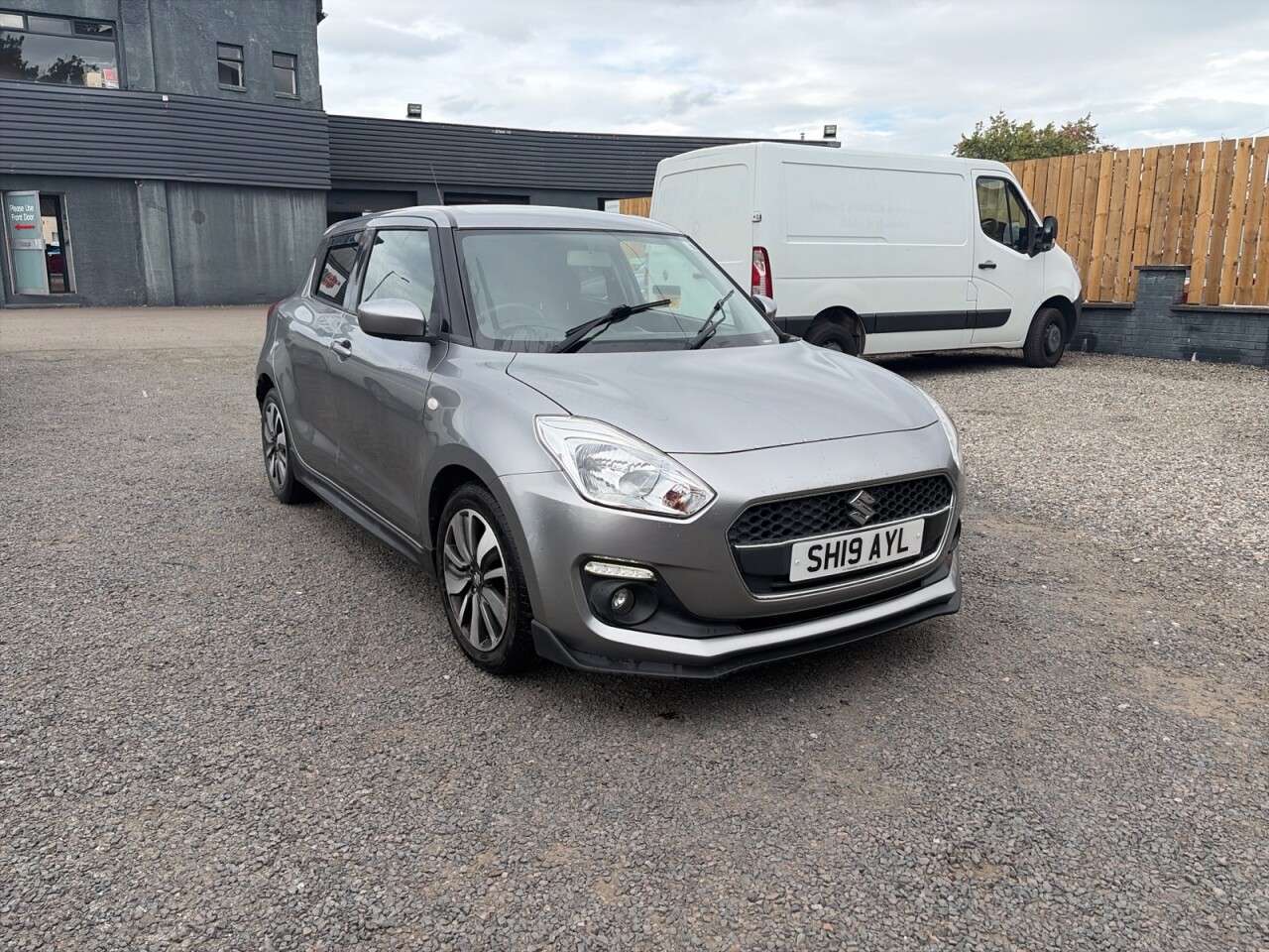 A 2019 SUZUKI SWIFT 1.2 Dualjet Attitude Hatchback 5dr Petrol Manual Euro 6 (s/s) (90 ps) Alloy A 2019 SUZUKI SWIFT 1.2 Dualjet Attitude Hatchback 5dr Petrol Manual Euro 6 (s/s) (90 ps) Alloy