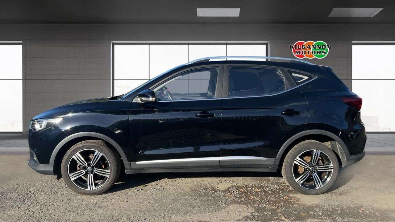 A 2019 MG MG ZS 1.5 VTi-TECH Exclusive SUV 5dr Petrol Manual Euro 6 (s/s) (106 ps) Reversin A 2019 MG MG ZS 1.5 VTi-TECH Exclusive SUV 5dr Petrol Manual Euro 6 (s/s) (106 ps) Reversin
