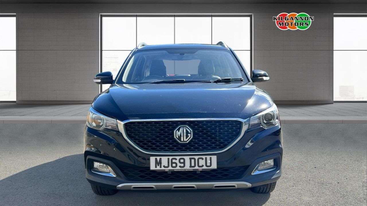 A 2019 MG MG ZS 1.5 VTi-TECH Exclusive SUV 5dr Petrol Manual Euro 6 (s/s) (106 ps) Reversin A 2019 MG MG ZS 1.5 VTi-TECH Exclusive SUV 5dr Petrol Manual Euro 6 (s/s) (106 ps) Reversin