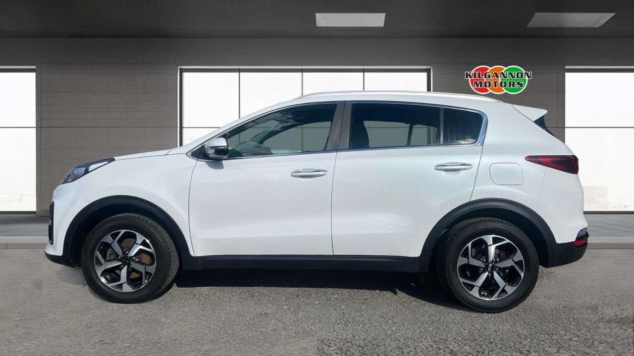 A 2019 KIA SPORTAGE 1.6 GDi 2 SUV 5dr Petrol Manual Euro 6 (s/s) (130 bhp) Reversing camera - S A 2019 KIA SPORTAGE 1.6 GDi 2 SUV 5dr Petrol Manual Euro 6 (s/s) (130 bhp) Reversing camera - S
