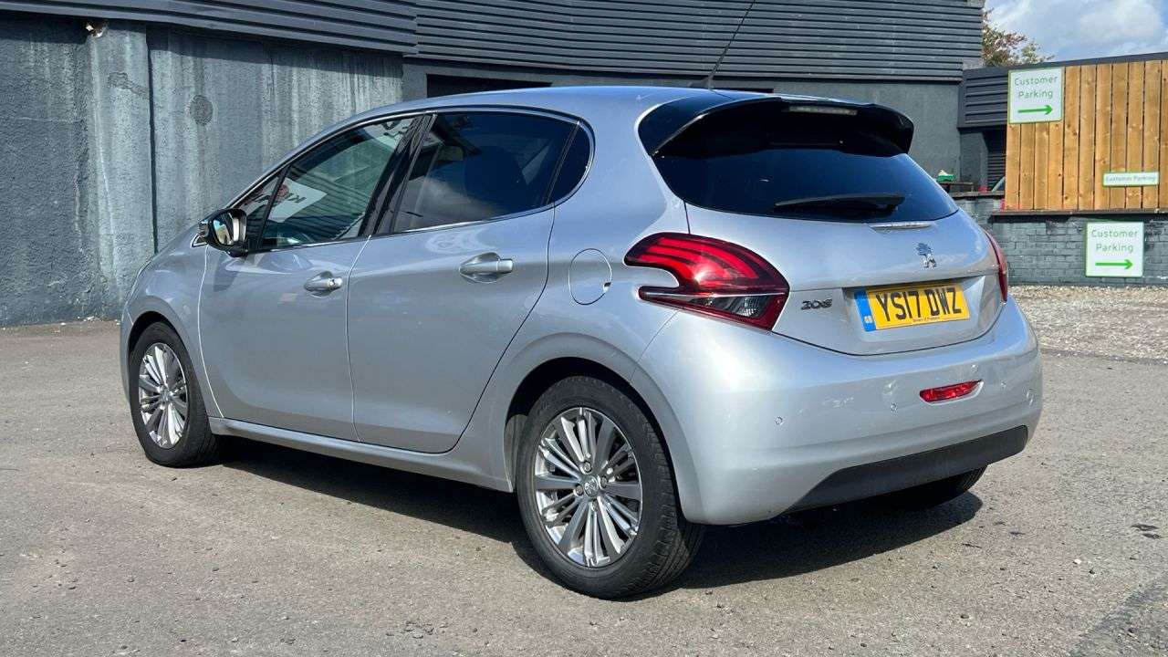 A 2017 PEUGEOT 208 1.6 BlueHDi Allure Hatchback 5dr Diesel Manual Euro 6 (s/s) (100 ps) Rear s A 2017 PEUGEOT 208 1.6 BlueHDi Allure Hatchback 5dr Diesel Manual Euro 6 (s/s) (100 ps) Rear s