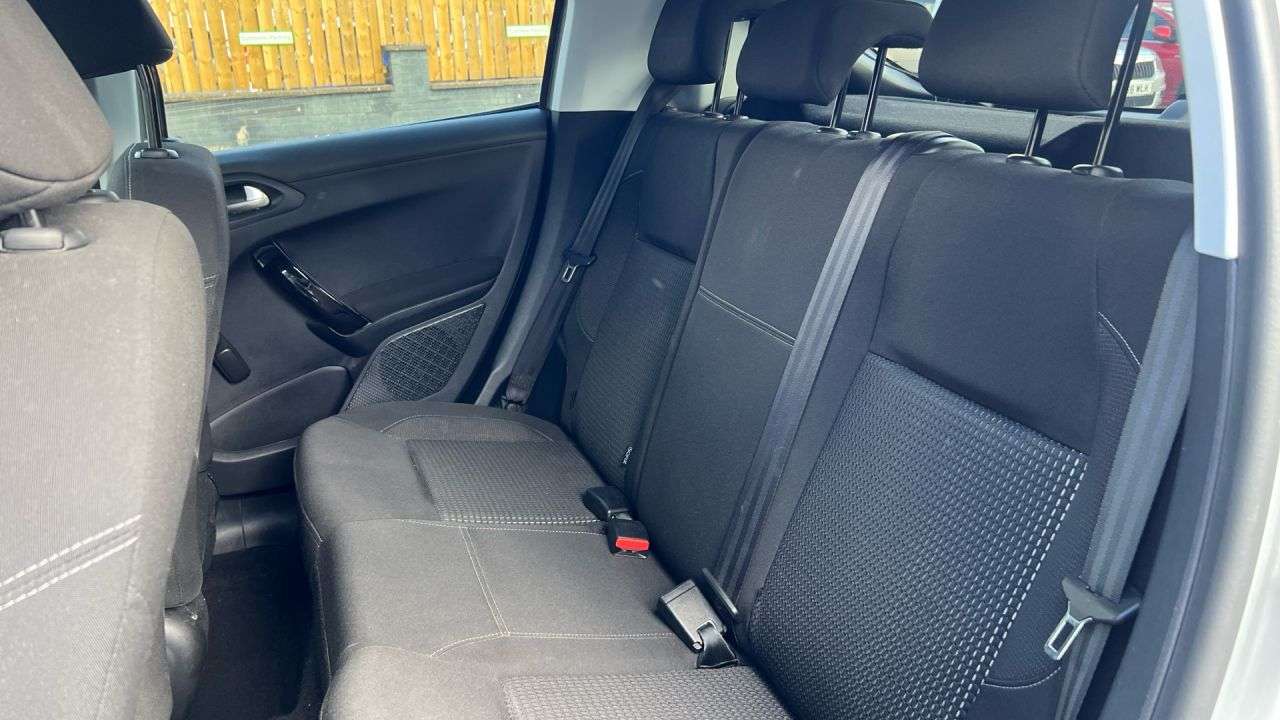 2017 PEUGEOT 208 2017 PEUGEOT 208