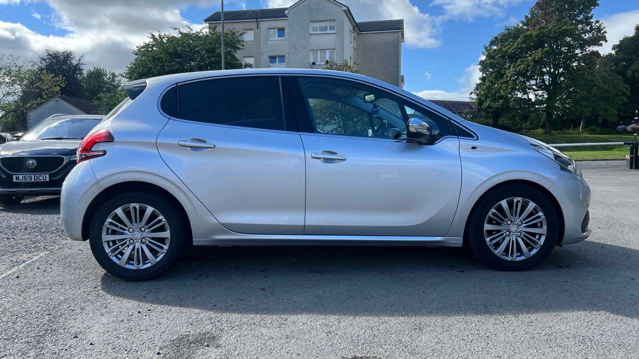 2017 PEUGEOT 208 2017 PEUGEOT 208