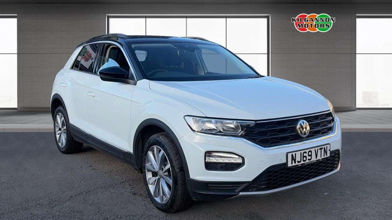 A 2019 VOLKSWAGEN T-ROC 1.0 TSI GPF Design SUV 5dr Petrol Manual Euro 6 (s/s) (115 ps) Alloy wheels A 2019 VOLKSWAGEN T-ROC 1.0 TSI GPF Design SUV 5dr Petrol Manual Euro 6 (s/s) (115 ps) Alloy wheels