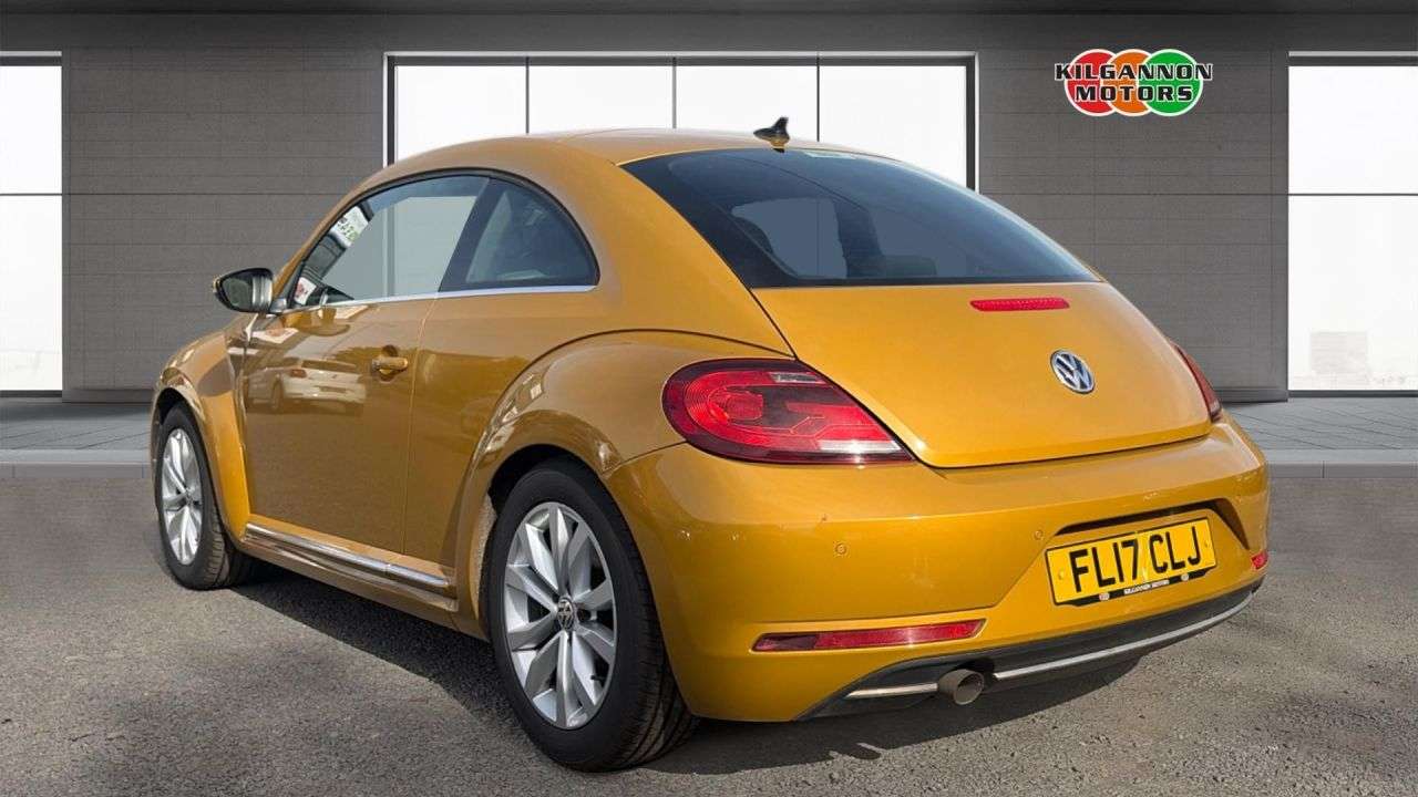 A 2017 VOLKSWAGEN BEETLE 1.2 TSI BlueMotion Tech Design Hatchback 3dr Petrol DSG Euro 6 (s/s) (105 p A 2017 VOLKSWAGEN BEETLE 1.2 TSI BlueMotion Tech Design Hatchback 3dr Petrol DSG Euro 6 (s/s) (105 p