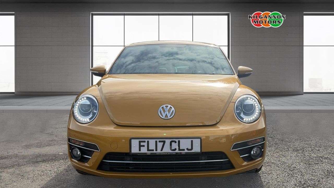 A 2017 VOLKSWAGEN BEETLE 1.2 TSI BlueMotion Tech Design Hatchback 3dr Petrol DSG Euro 6 (s/s) (105 p A 2017 VOLKSWAGEN BEETLE 1.2 TSI BlueMotion Tech Design Hatchback 3dr Petrol DSG Euro 6 (s/s) (105 p
