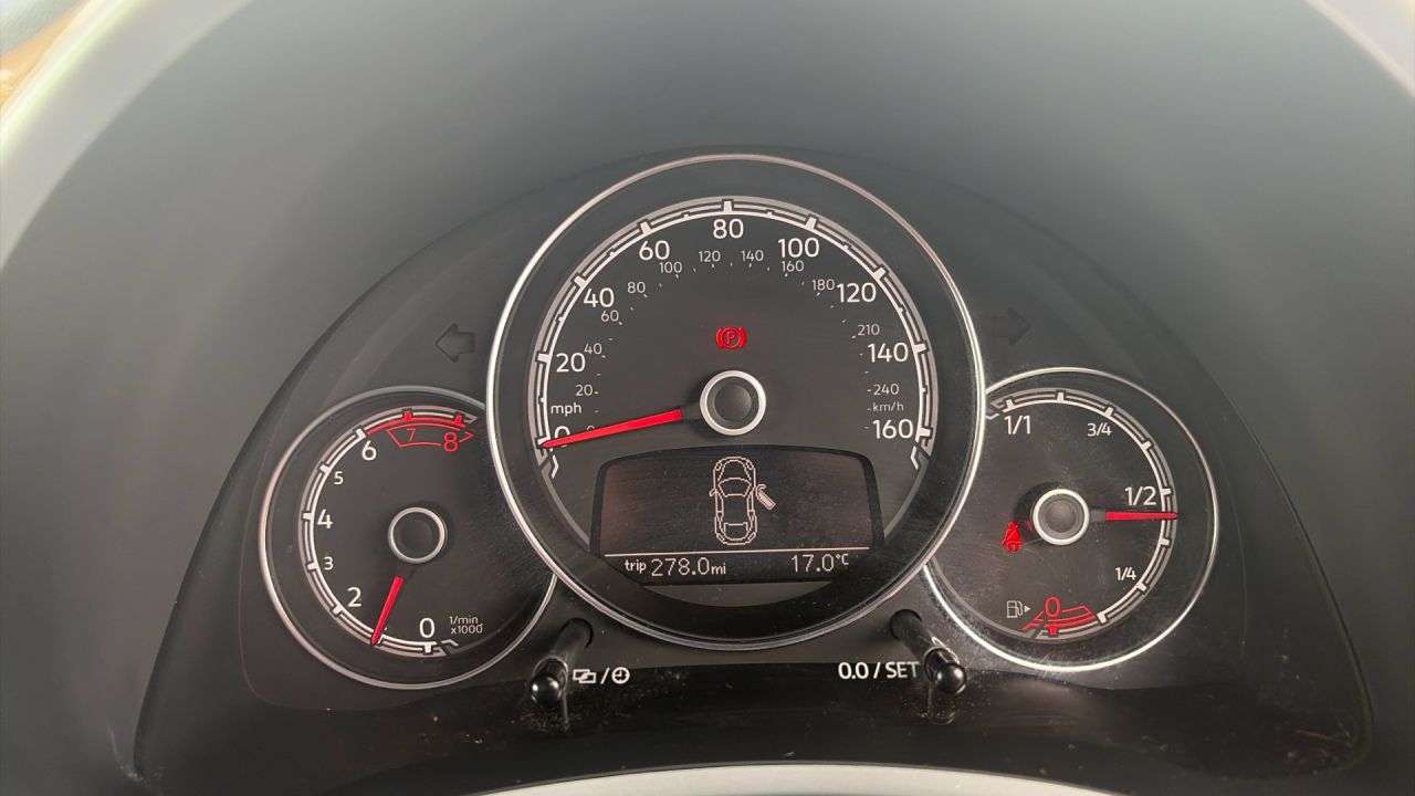 2017 VOLKSWAGEN BEETLE 2017 VOLKSWAGEN BEETLE
