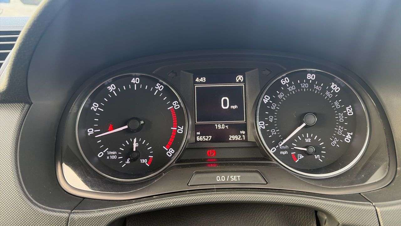 2015 SKODA FABIA 2015 SKODA FABIA