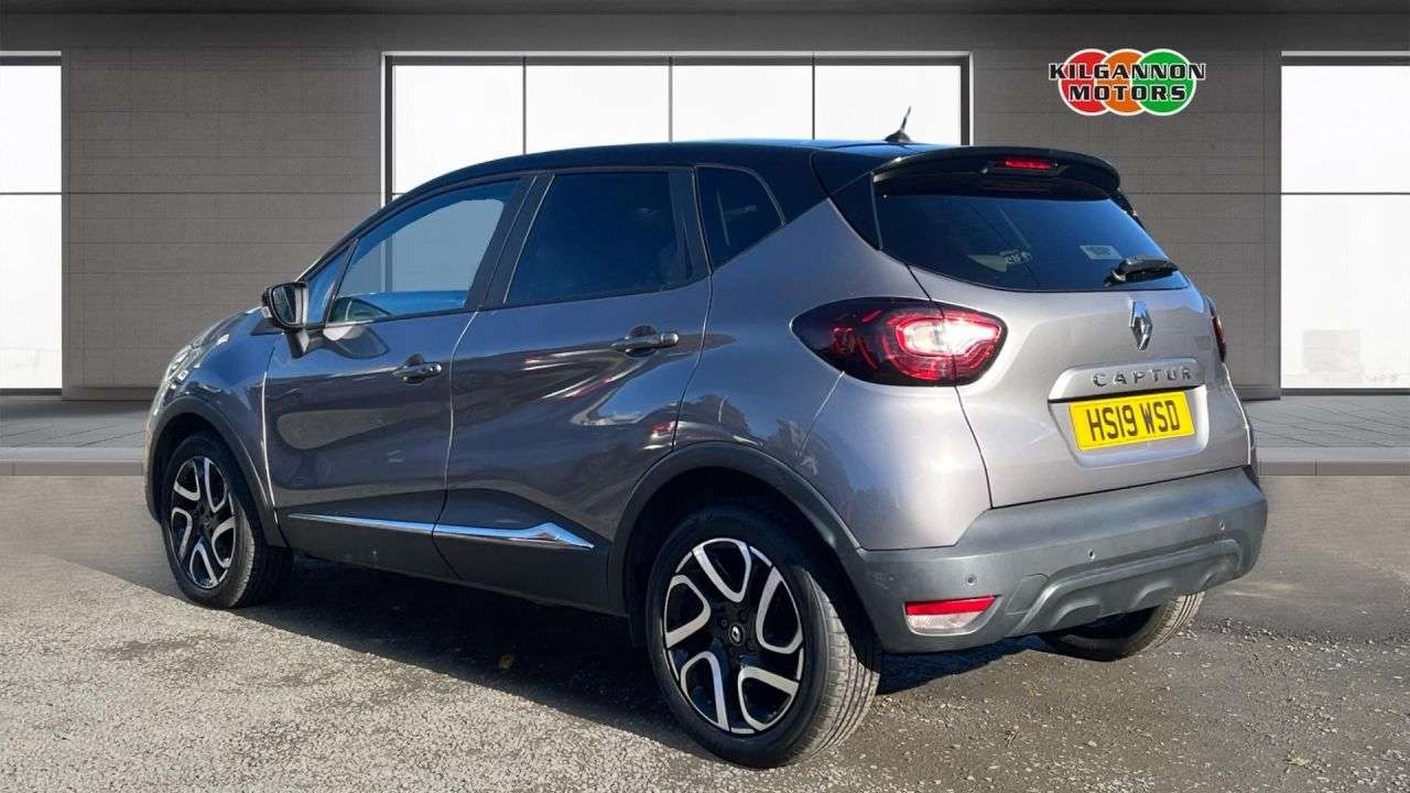 A 2019 RENAULT CAPTUR 1.5 dCi ENERGY Iconic SUV 5dr Diesel Manual Euro 6 (s/s) (90 ps) Alloy whee A 2019 RENAULT CAPTUR 1.5 dCi ENERGY Iconic SUV 5dr Diesel Manual Euro 6 (s/s) (90 ps) Alloy whee