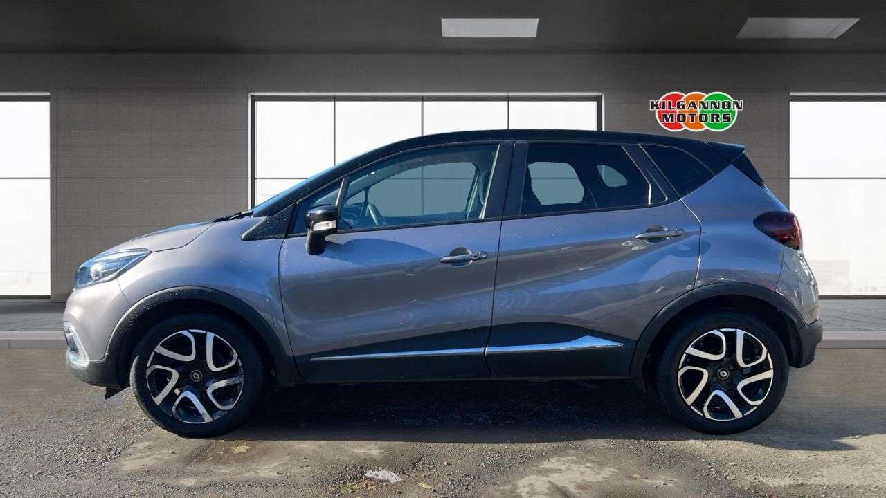 A 2019 RENAULT CAPTUR 1.5 dCi ENERGY Iconic SUV 5dr Diesel Manual Euro 6 (s/s) (90 ps) Alloy whee A 2019 RENAULT CAPTUR 1.5 dCi ENERGY Iconic SUV 5dr Diesel Manual Euro 6 (s/s) (90 ps) Alloy whee