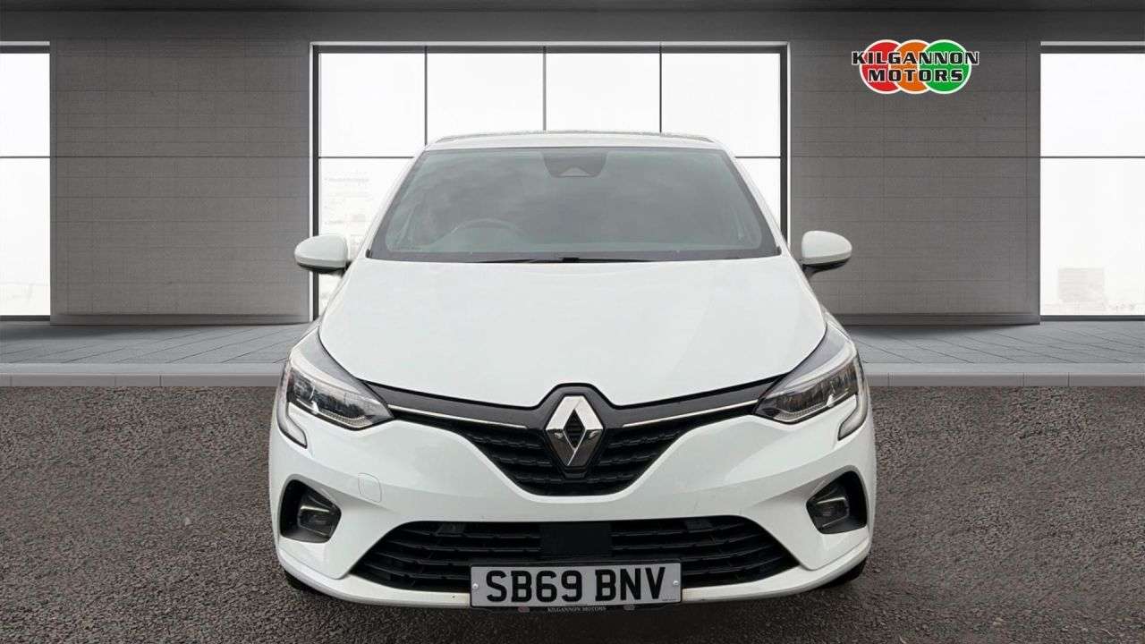 A 2019 RENAULT CLIO 1.0 TCe S Edition Hatchback 5dr Petrol Manual Euro 6 (s/s) (100 ps) Sat-Nav A 2019 RENAULT CLIO 1.0 TCe S Edition Hatchback 5dr Petrol Manual Euro 6 (s/s) (100 ps) Sat-Nav
