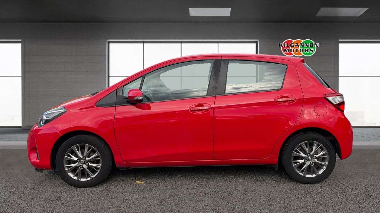 A 2020 TOYOTA YARIS 1.0 VVT-i Icon Hatchback 5dr Petrol Manual Euro 6 (72 ps) Reversing camera A 2020 TOYOTA YARIS 1.0 VVT-i Icon Hatchback 5dr Petrol Manual Euro 6 (72 ps) Reversing camera