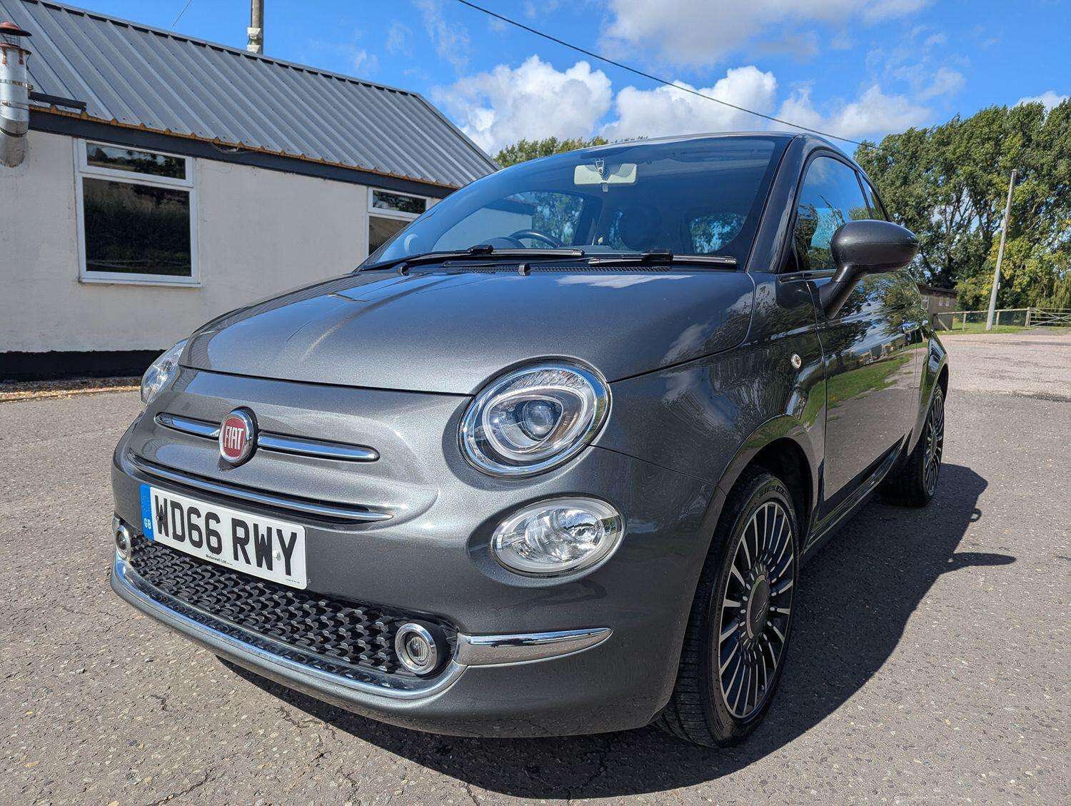 2017 FIAT 500 2017 FIAT 500