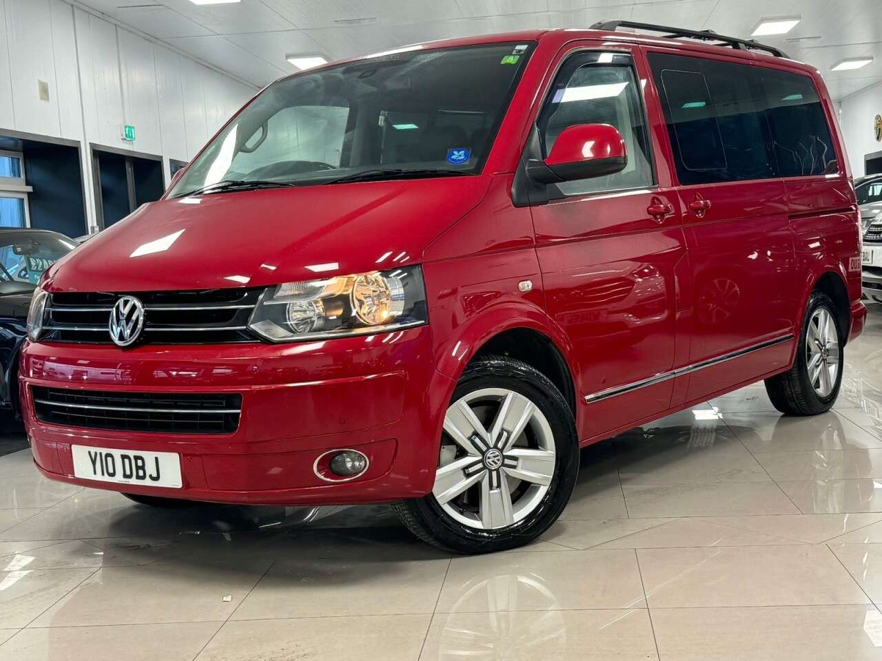 A 2010 VOLKSWAGEN CARAVELLE 2.0 BiTDI Executive MPV 5dr Diesel DSG Euro 5 (180 ps) STUNNING CARAVELLE + A 2010 VOLKSWAGEN CARAVELLE 2.0 BiTDI Executive MPV 5dr Diesel DSG Euro 5 (180 ps) STUNNING CARAVELLE +