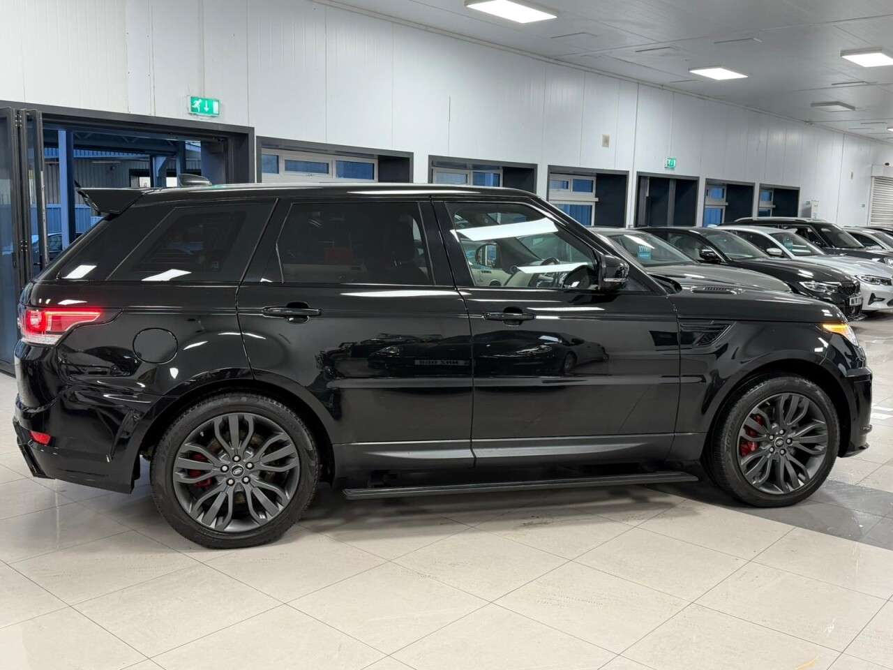 A 2017 LAND ROVER RANGE ROVER SPORT 3.0 SD V6 HSE Dynamic SUV 5dr Diesel Auto 4WD Euro 6 (s/s) (306 ps) STUNNIN A 2017 LAND ROVER RANGE ROVER SPORT 3.0 SD V6 HSE Dynamic SUV 5dr Diesel Auto 4WD Euro 6 (s/s) (306 ps) STUNNIN
