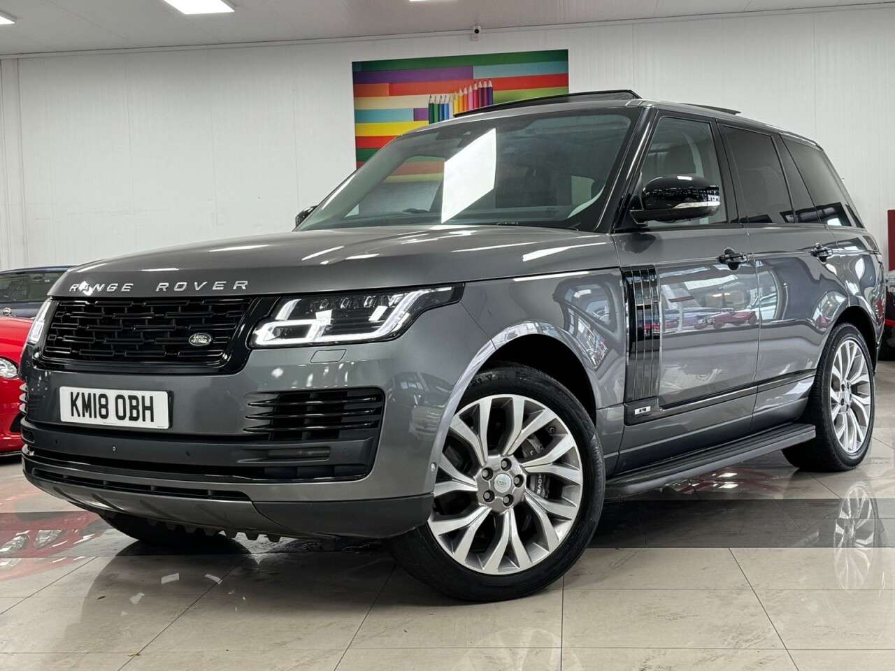 A 2018 LAND ROVER RANGE ROVER 4.4 SD V8 Autobiography SUV 5dr Diesel Auto 4WD Euro 6 (s/s) (339 ps) A 2018 LAND ROVER RANGE ROVER 4.4 SD V8 Autobiography SUV 5dr Diesel Auto 4WD Euro 6 (s/s) (339 ps)