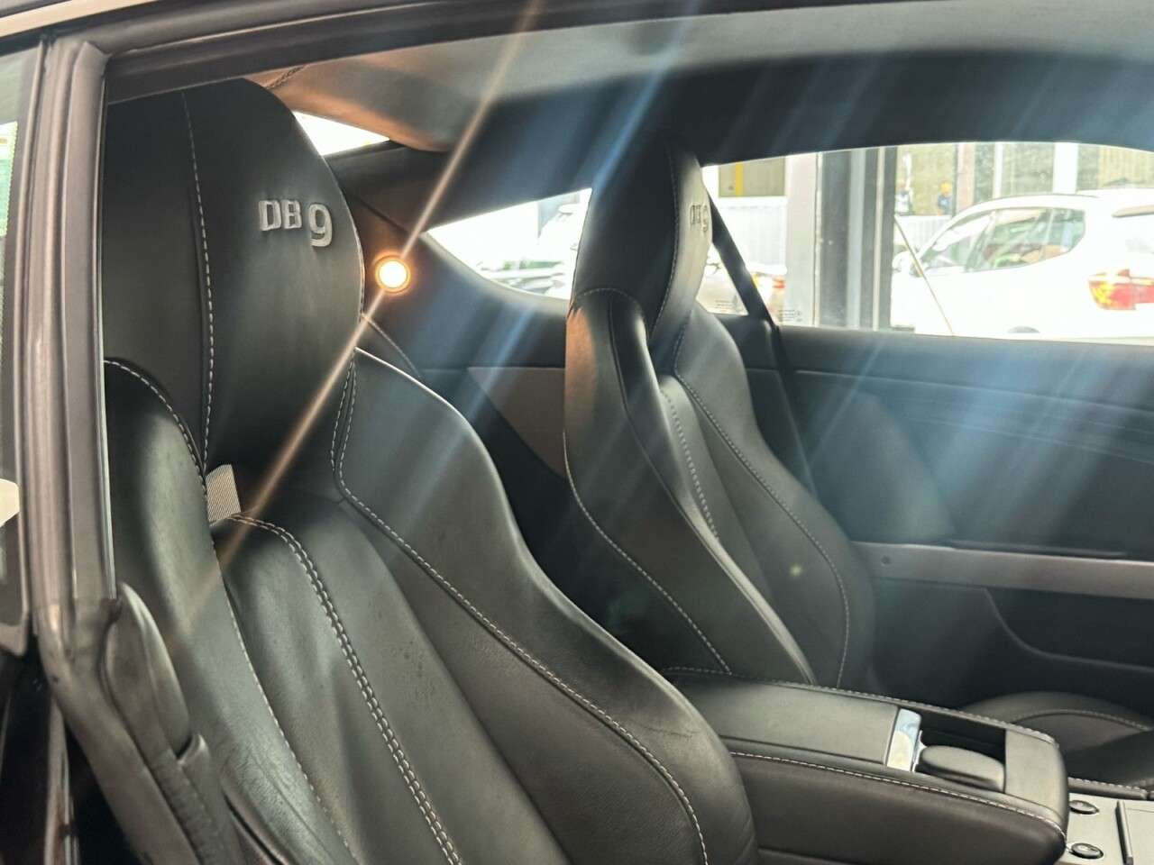 2011 ASTON MARTIN DB9 2011 ASTON MARTIN DB9