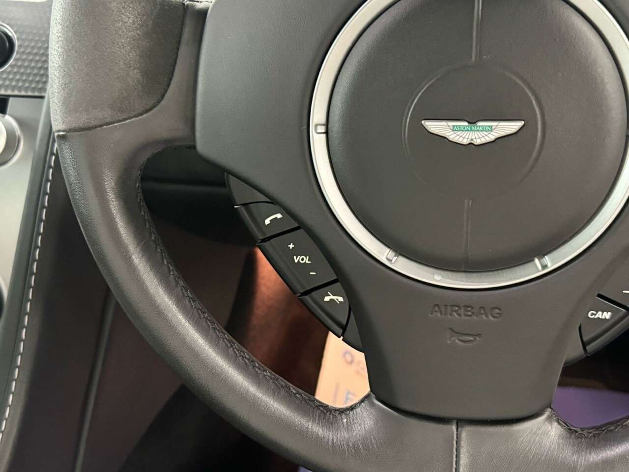 2011 ASTON MARTIN DB9 2011 ASTON MARTIN DB9