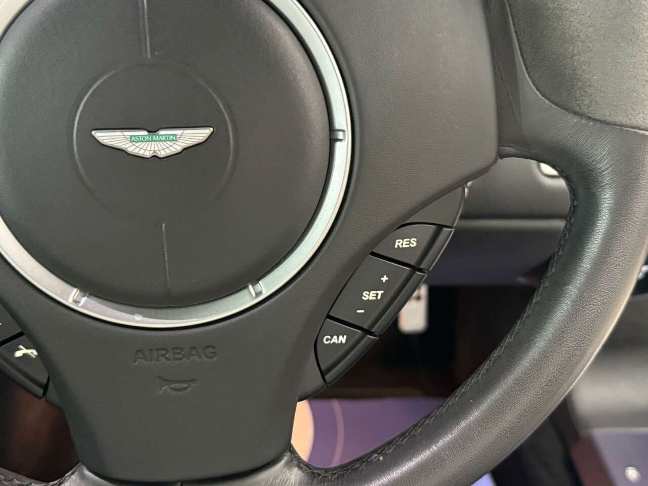 2011 ASTON MARTIN DB9 2011 ASTON MARTIN DB9