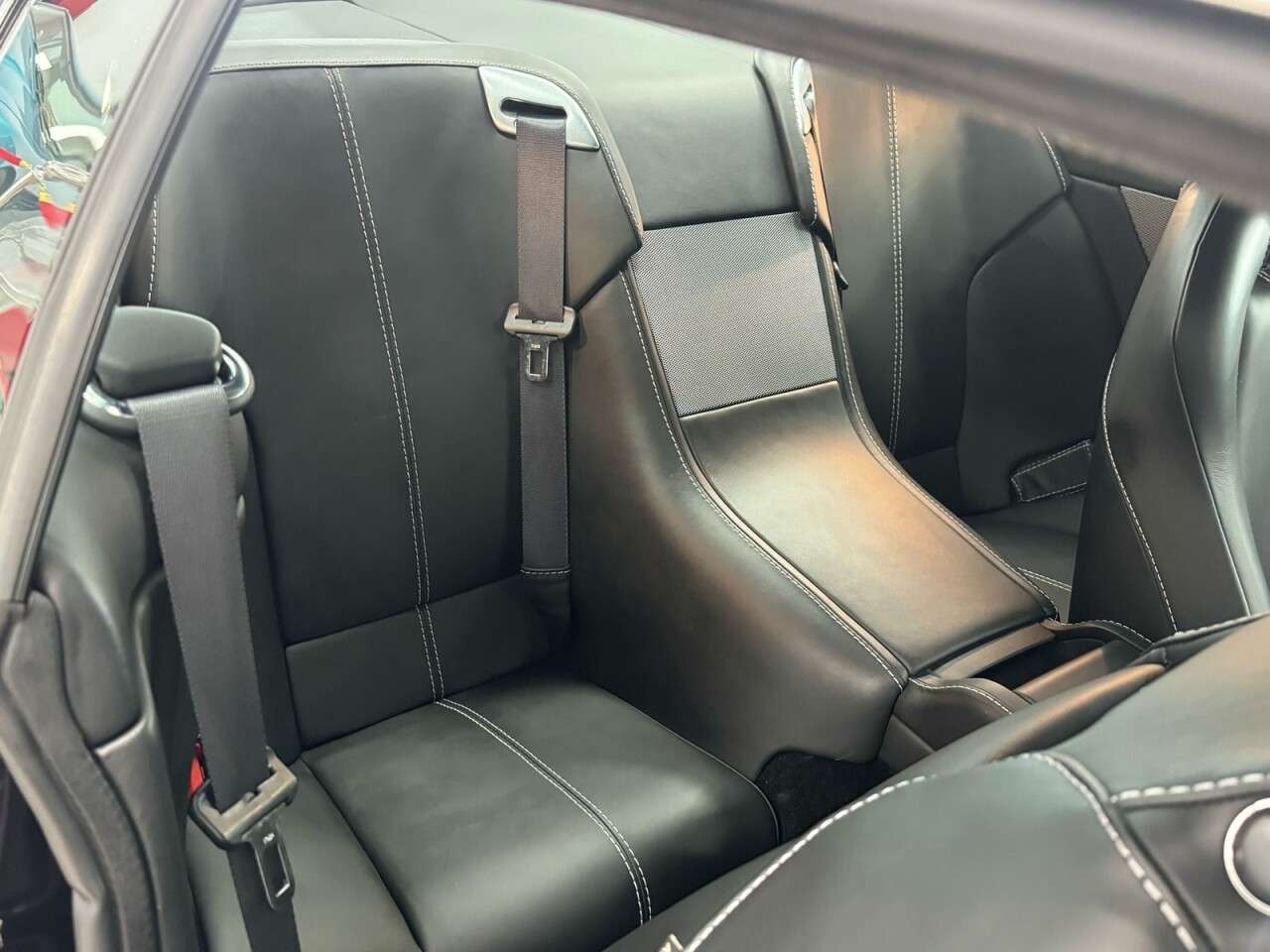 2011 ASTON MARTIN DB9 2011 ASTON MARTIN DB9