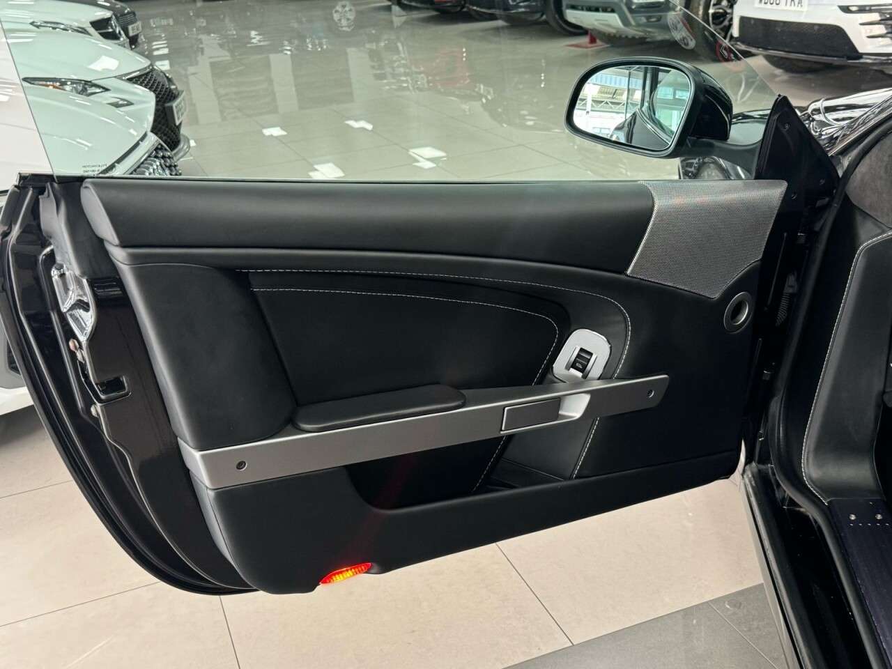 2011 ASTON MARTIN DB9 2011 ASTON MARTIN DB9