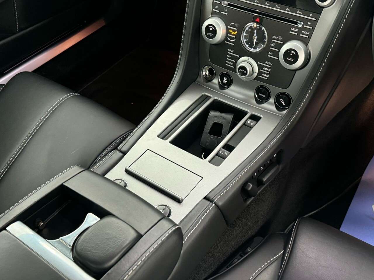 2011 ASTON MARTIN DB9 2011 ASTON MARTIN DB9