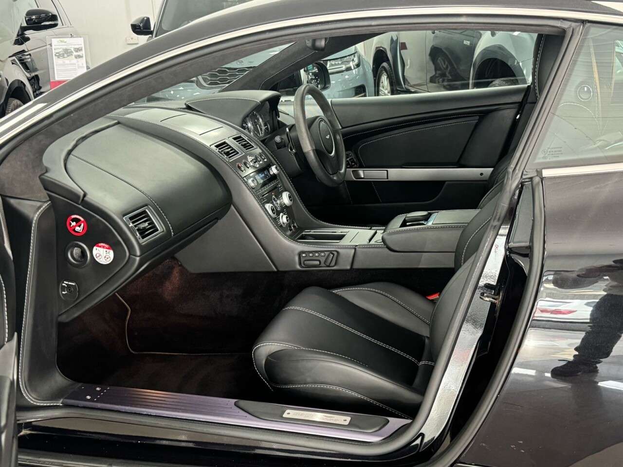 2011 ASTON MARTIN DB9 2011 ASTON MARTIN DB9