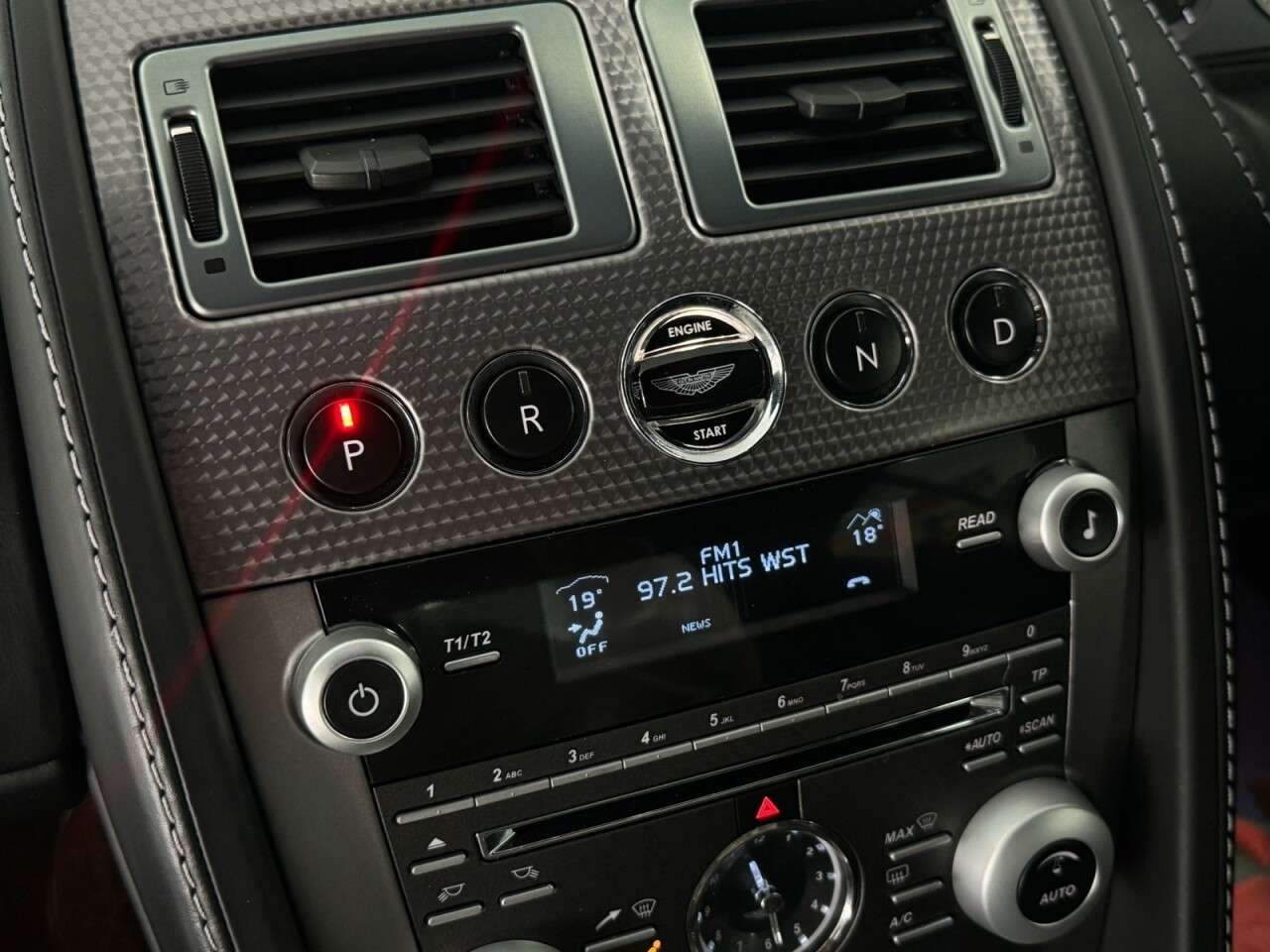 2011 ASTON MARTIN DB9 2011 ASTON MARTIN DB9