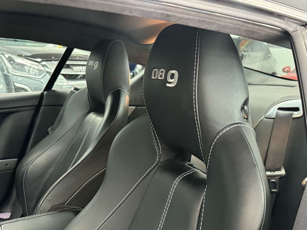 2011 ASTON MARTIN DB9 2011 ASTON MARTIN DB9