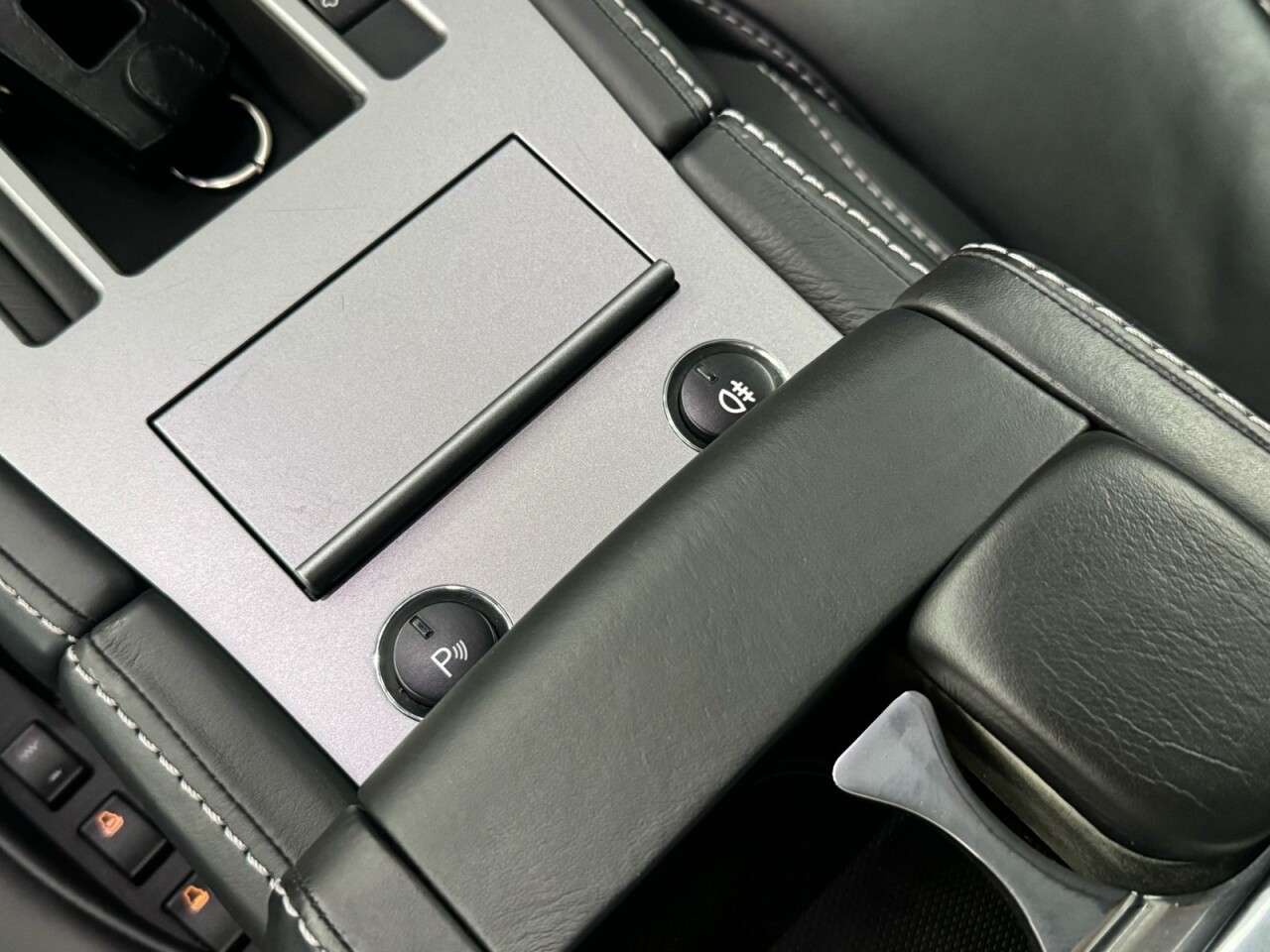 2011 ASTON MARTIN DB9 2011 ASTON MARTIN DB9