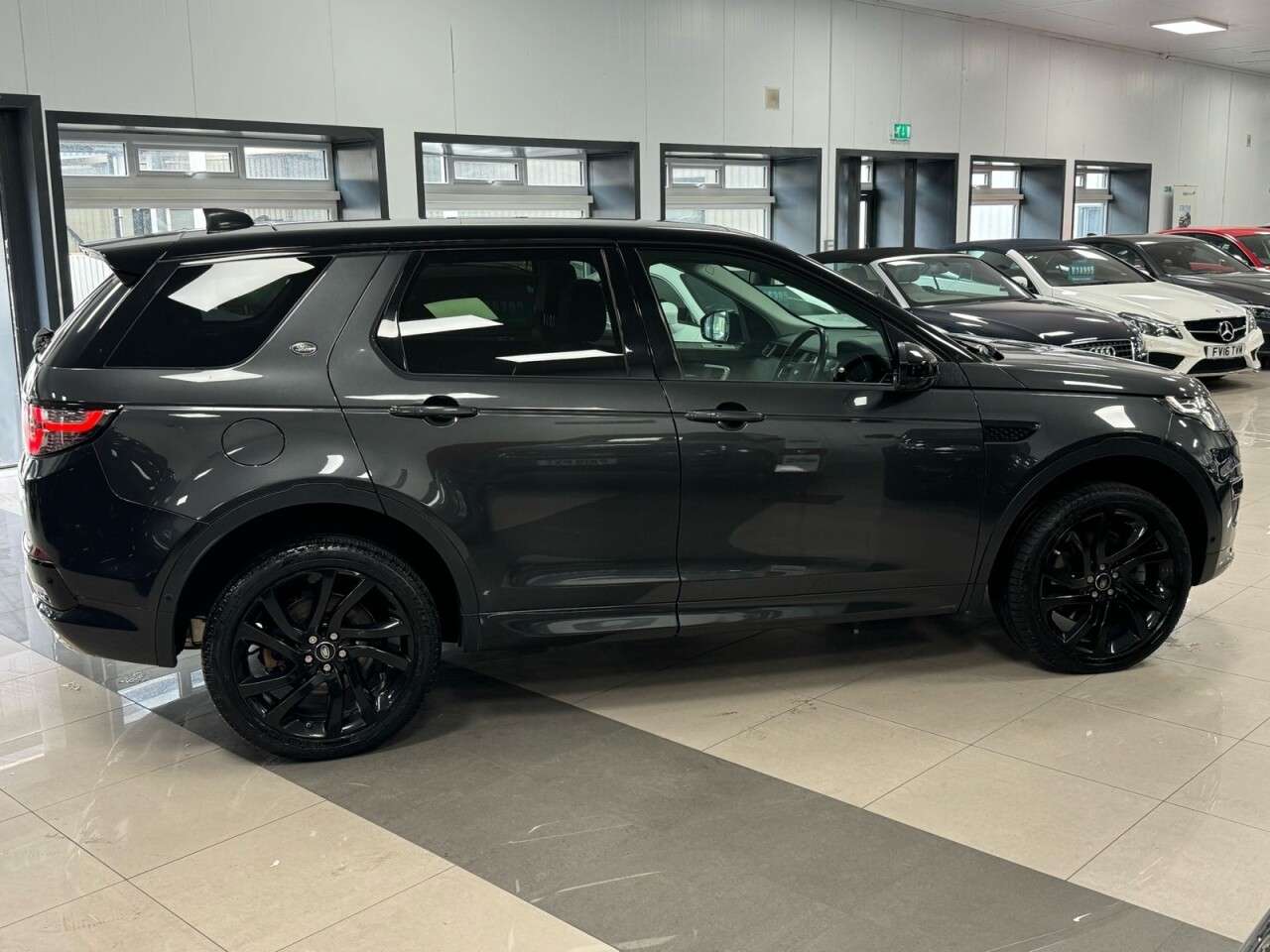 A 2017 LAND ROVER DISCOVERY SPORT 2.0 SD4 HSE Dynamic Lux SUV 5dr Diesel Auto 4WD Euro 6 (s/s) (240 ps) A 2017 LAND ROVER DISCOVERY SPORT 2.0 SD4 HSE Dynamic Lux SUV 5dr Diesel Auto 4WD Euro 6 (s/s) (240 ps)