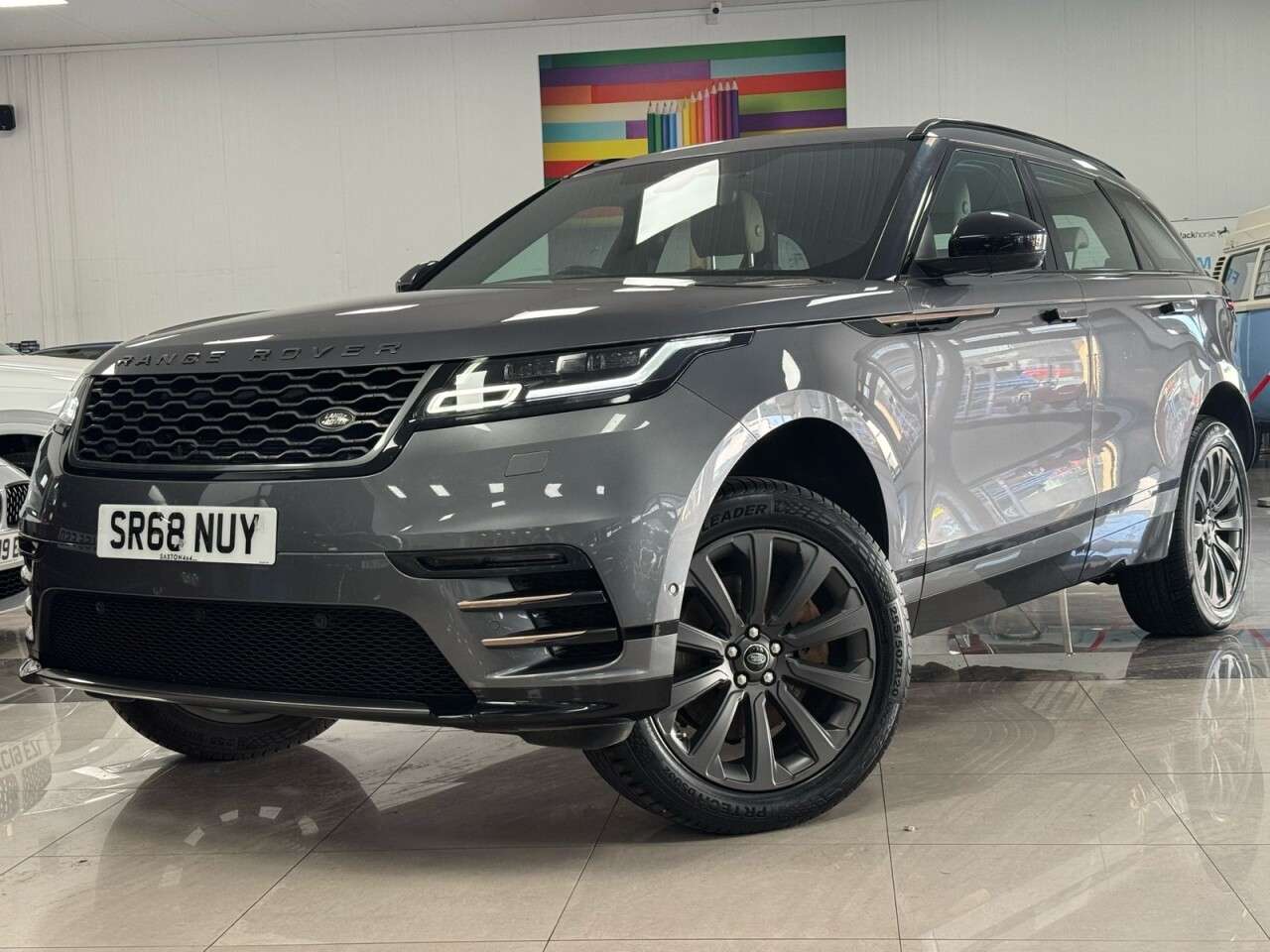 A 2018 LAND ROVER RANGE ROVER VELAR R-DYNAMIC SE A 2018 LAND ROVER RANGE ROVER VELAR R-DYNAMIC SE