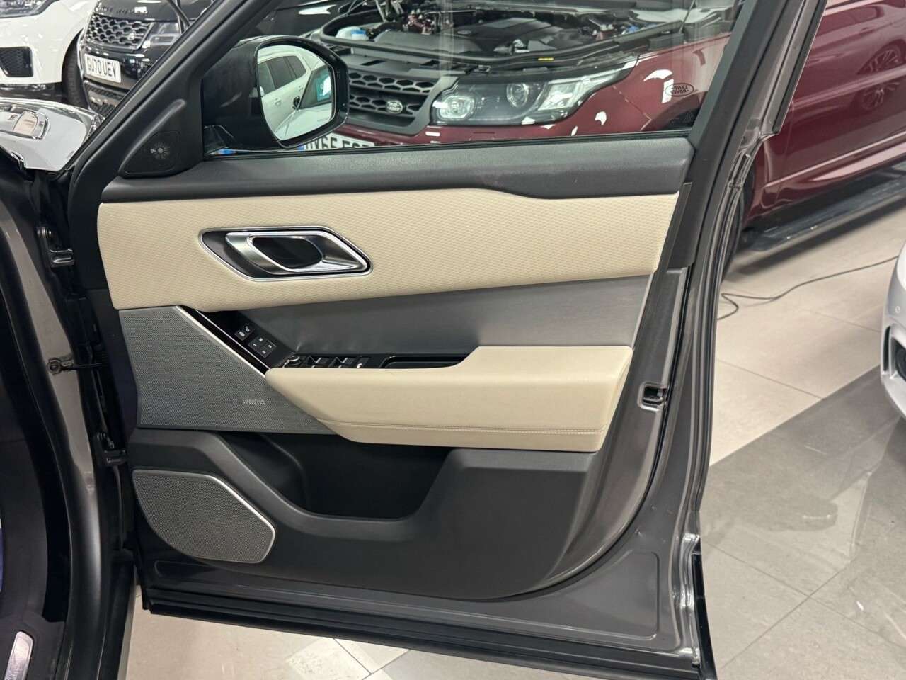 2018 LAND ROVER RANGE ROVER VELAR 2018 LAND ROVER RANGE ROVER VELAR